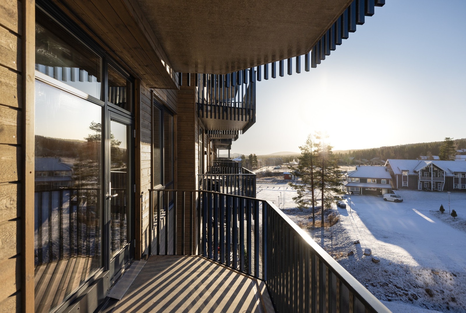 Her er det god plass til utemøbler, og balkongen fungerer som et naturlig ekstra oppholdsrom i de varme månedene. Galleribilde