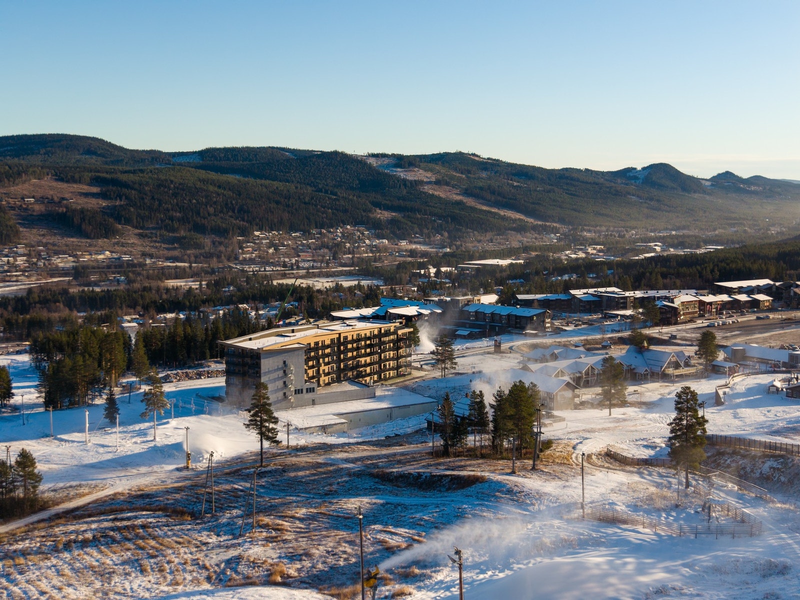 Dette er en unik mulighet til å oppleve det beste fjellivet har å by på - med natur, aktivitetstilbud og servicefunksjoner samlet på ett sted, uansett årstid. Galleribilde