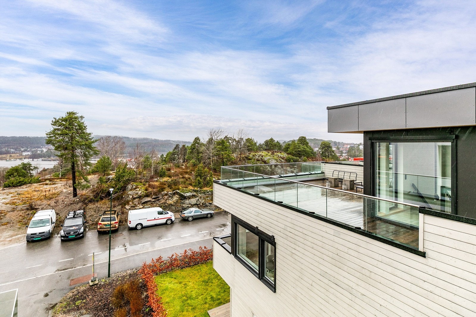 Plasseringen i husrekkens søndre ende vil av mange oppfattes som den beste i rekken. Galleribilde