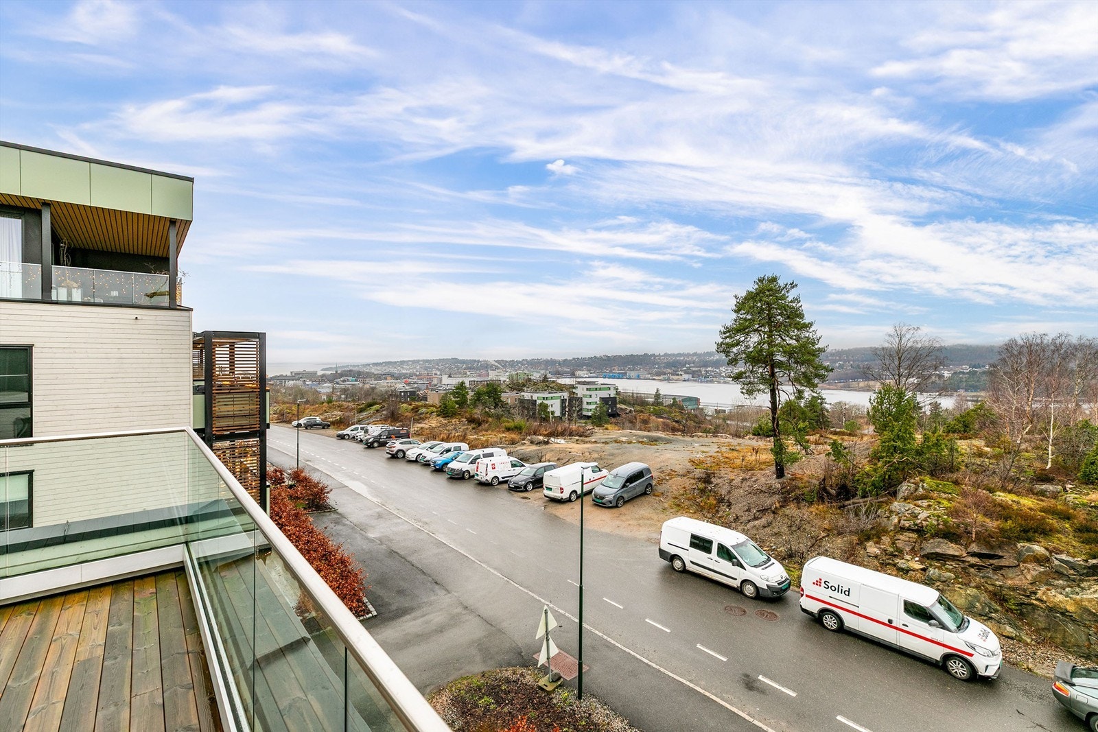 I tillegg til upåklagelige solforhold er det på takaltanen flott utsikt, både til Mossesundet og til Oslofjorden. Fotograf; Børge Oppegård. Galleribilde