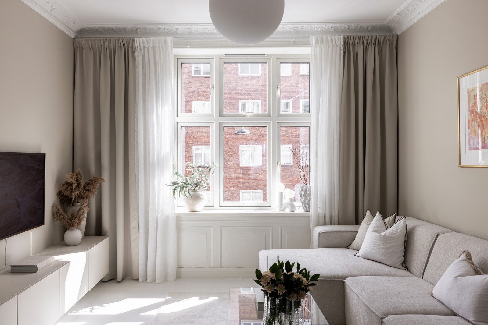 Her kombineres klassiske detaljer med moderne utførelse på en gjennomført og harmonisk måte. Galleribilde