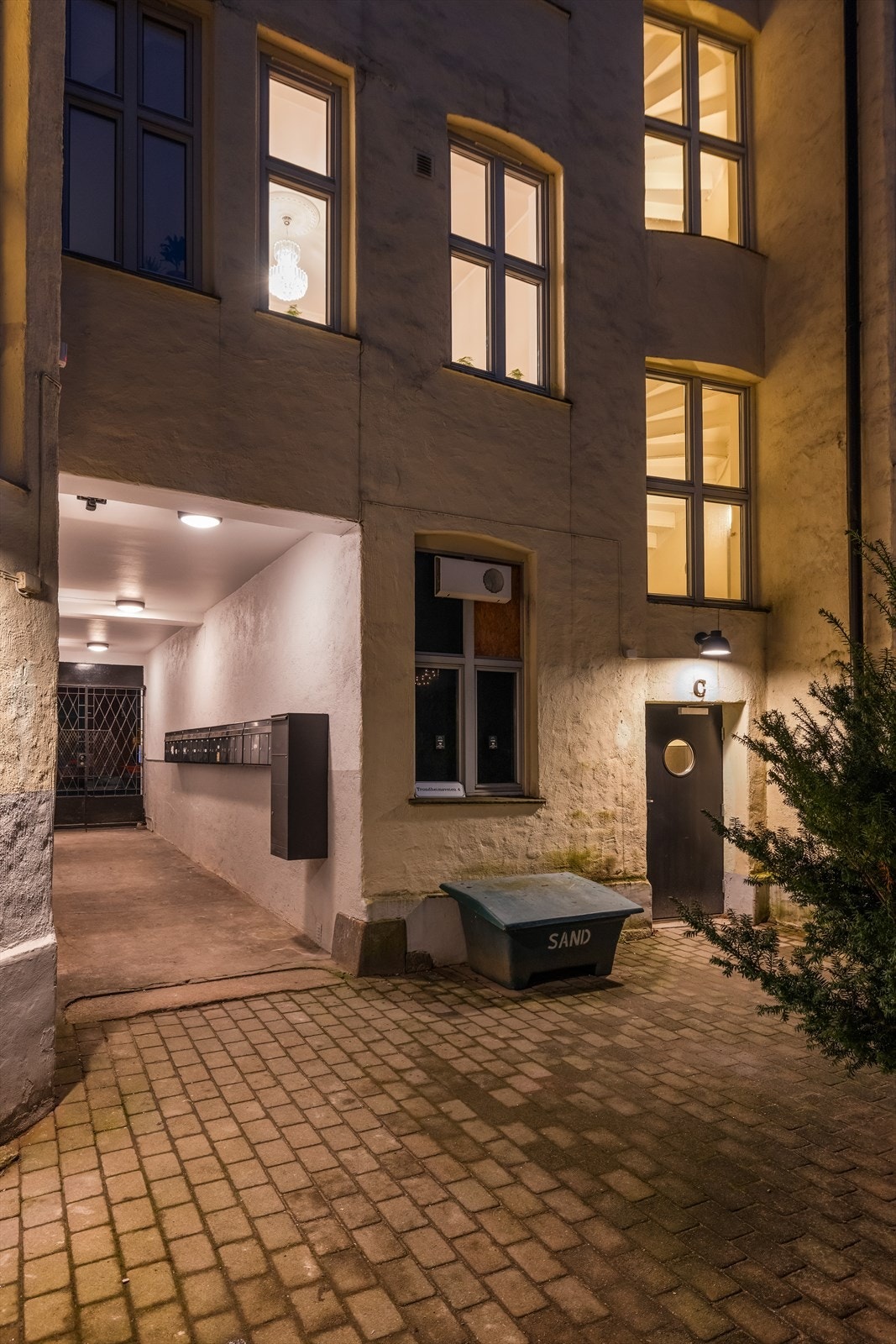 Inngangspartiet er pent og velholdt. Galleribilde