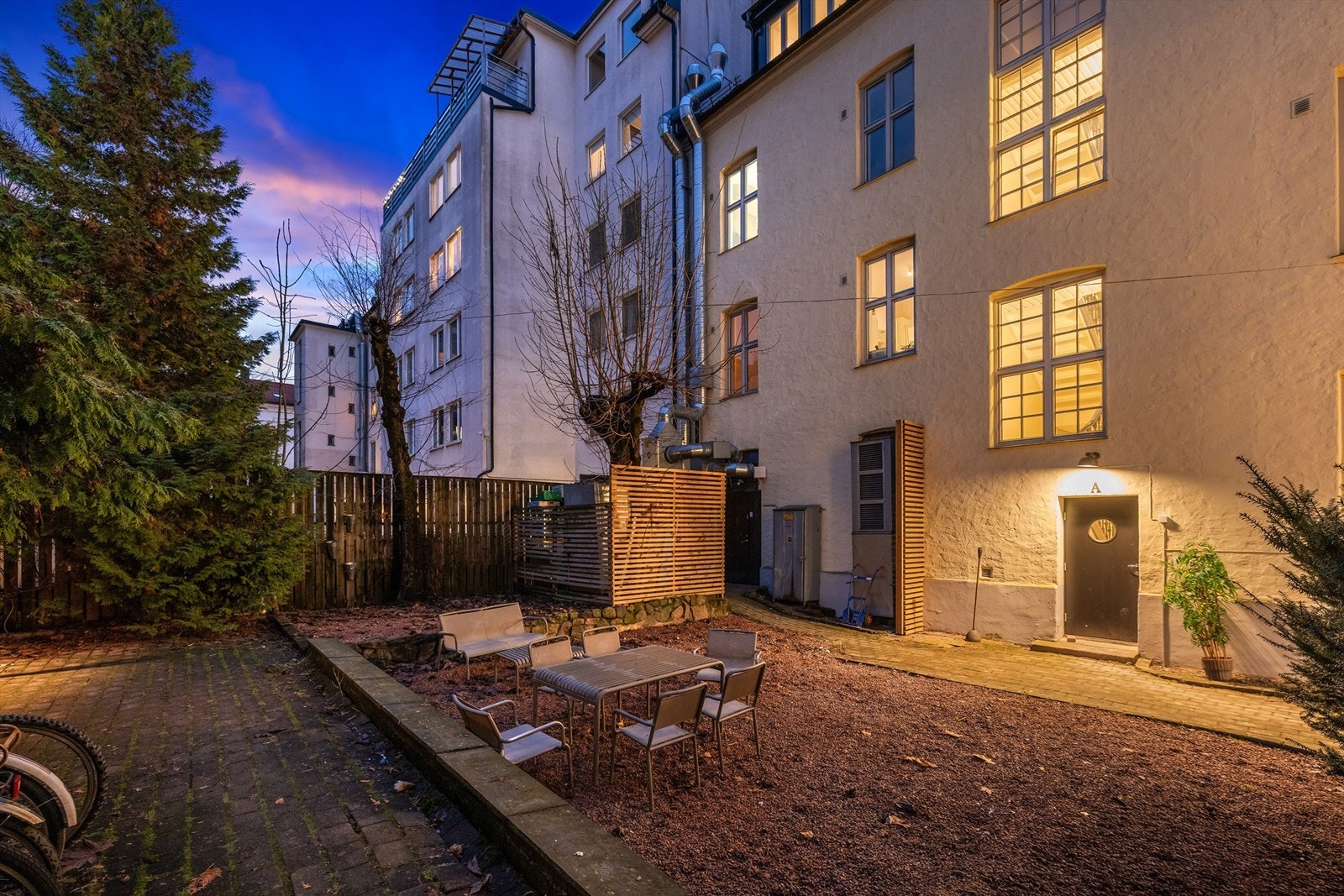 Eiendomsmegler Krogsveen v/Idriss Eliassy ønsker velkommen til Trondheimsveien 4C Galleribilde