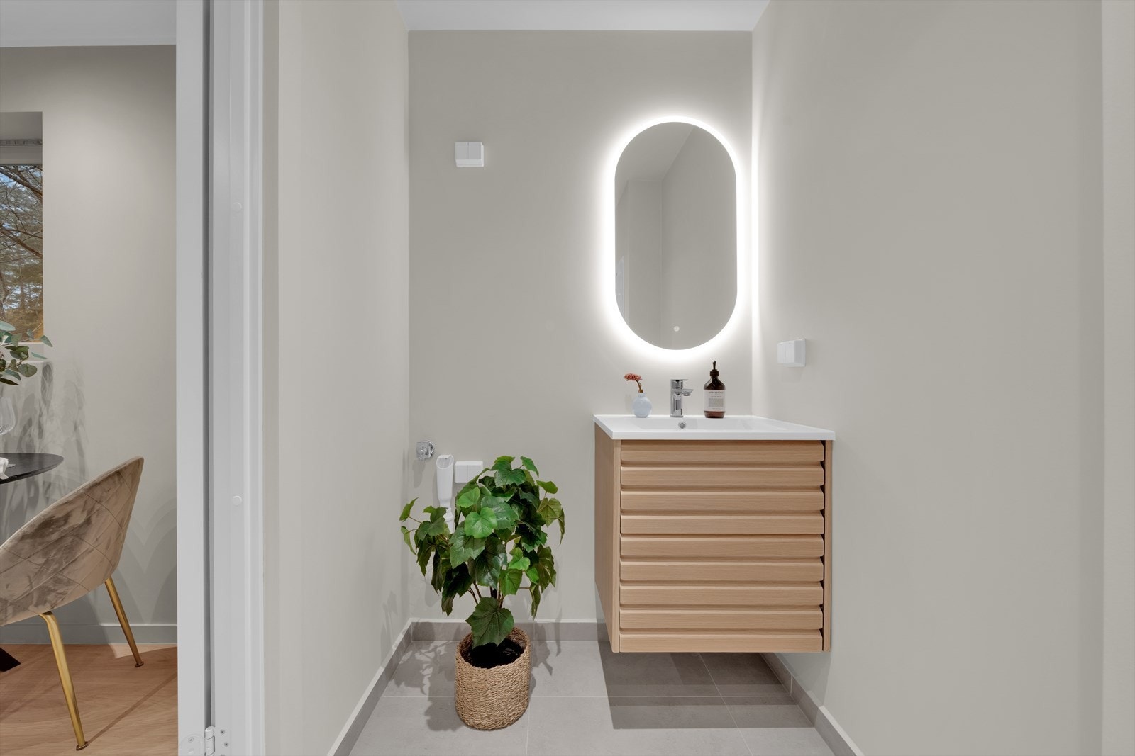 Hybel 1 Bad Galleribilde