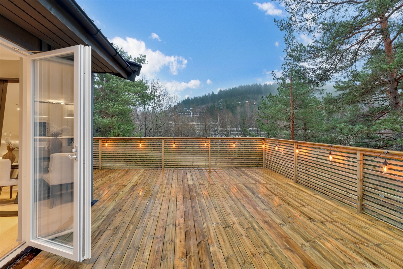 Balkong ut fra stuen Galleribilde