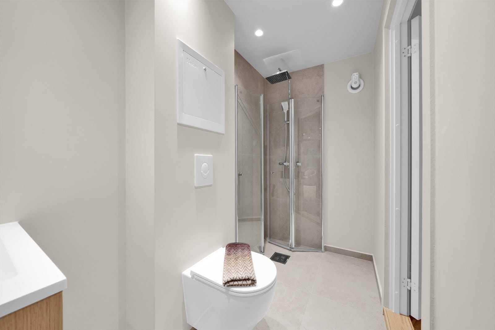 Hybel 2 Bad Galleribilde