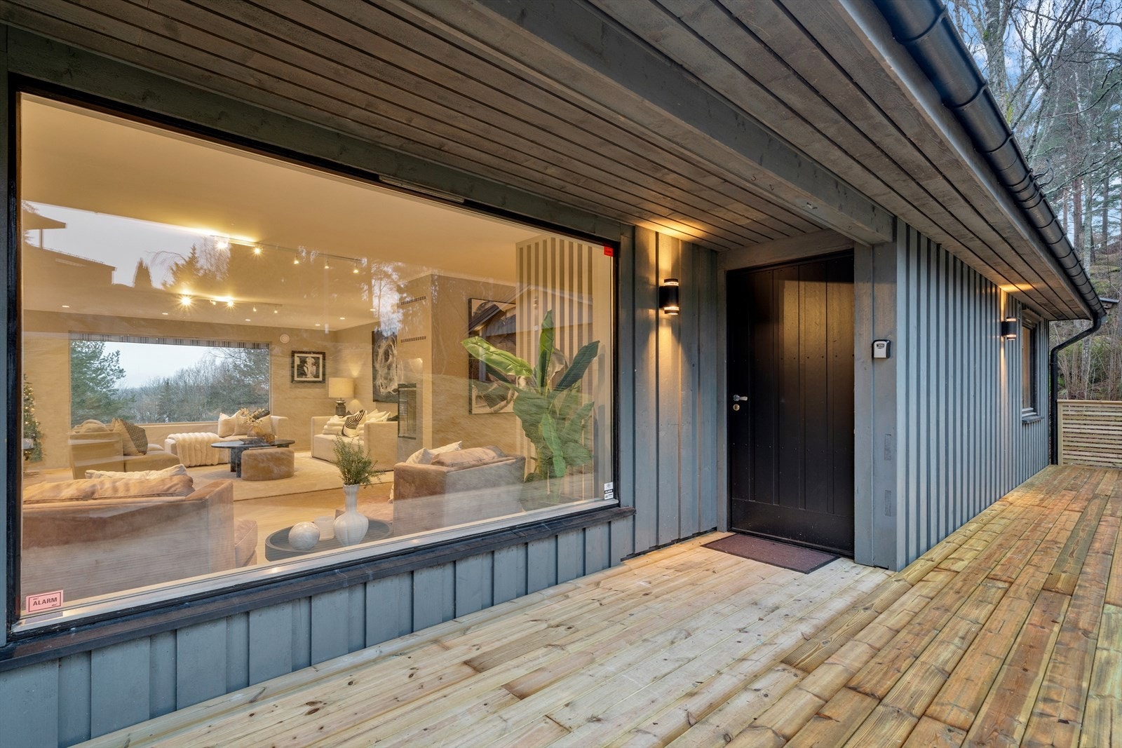 Terrasse ved inngangspartiet Galleribilde