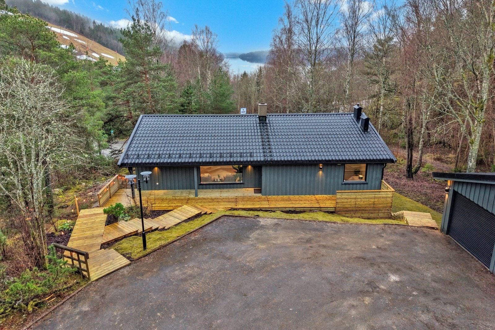 Enebolig over 2 plan Galleribilde