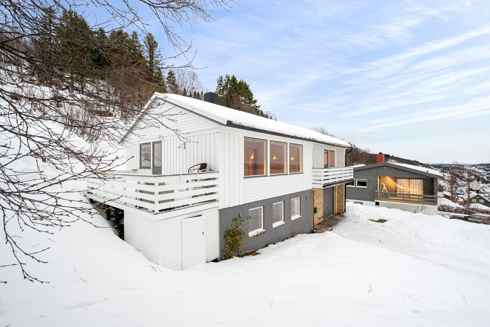 Ypperlig beliggenhet for barnefamilien med umiddelbar nærhet til flotte turområder Galleribilde