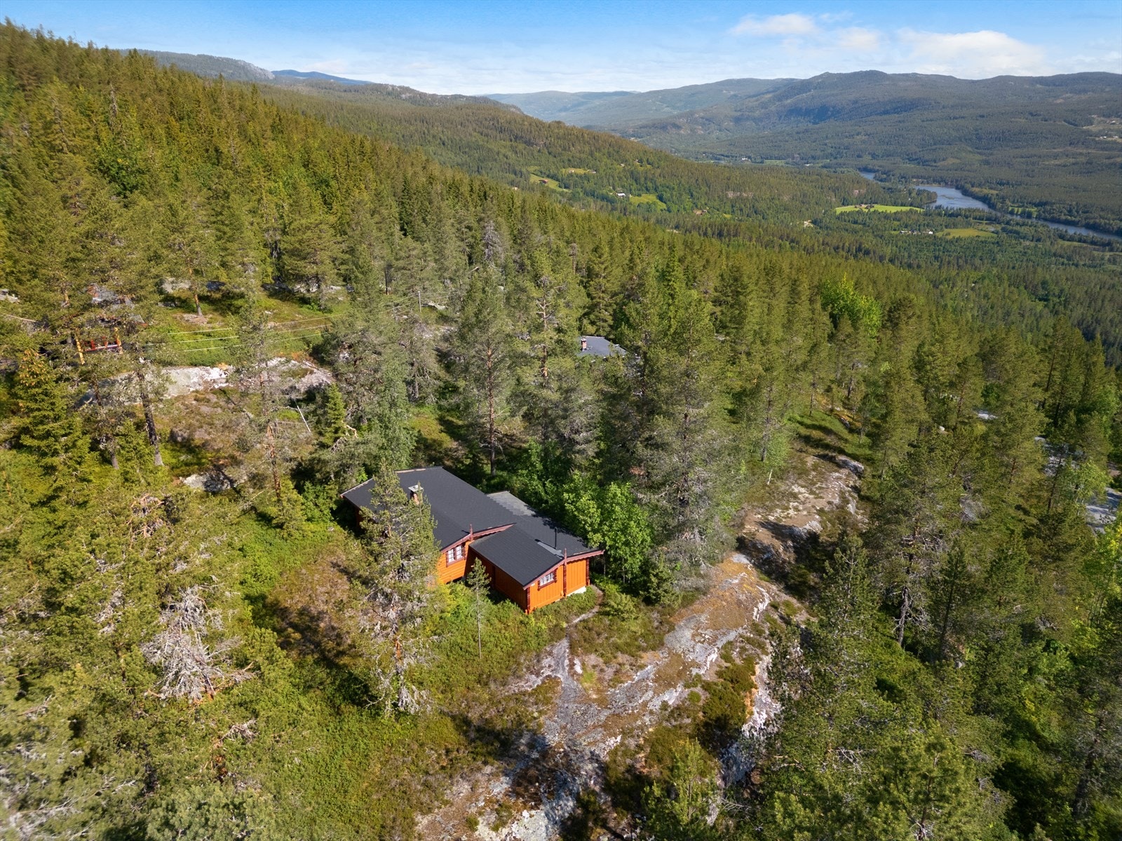 Kort vei til Fagerfjell skisenter, ca. 14 minutters kjøring. Galleribilde