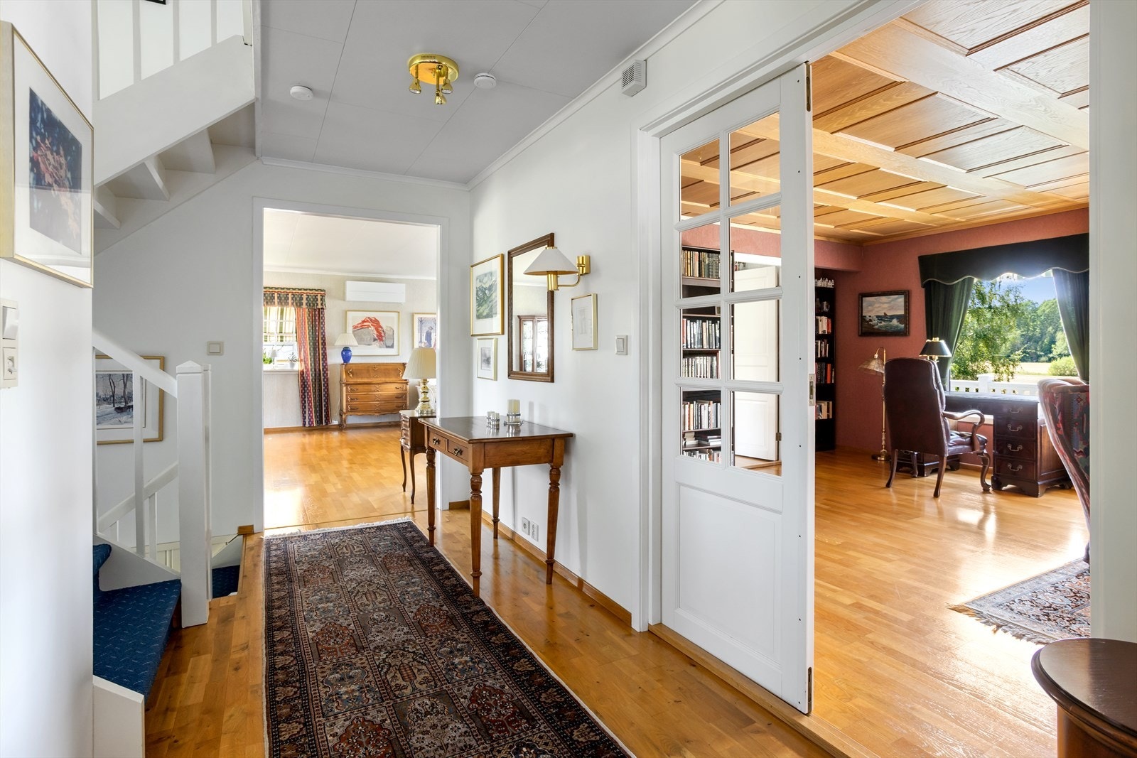 Suveren familiebolig for alle aldersgrupper med masse plass Galleribilde