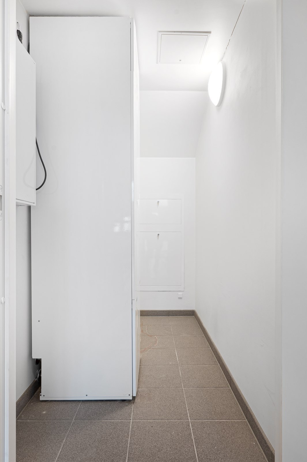 Leiligheten byr på rikelig lagringsplass med både innvendig bod/teknisk rom og egen bod på 5 kvm i fellesareal. Galleribilde