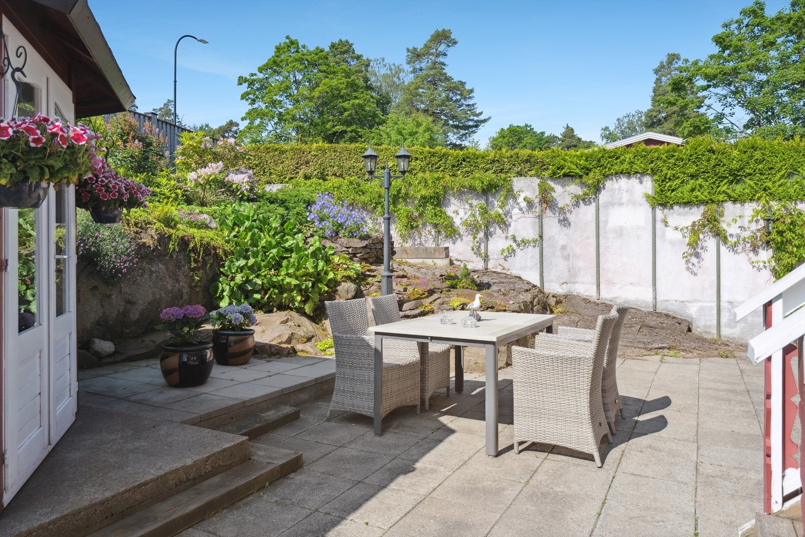 Uteområdet er skjermet for innsyn, vær og vind. Galleribilde