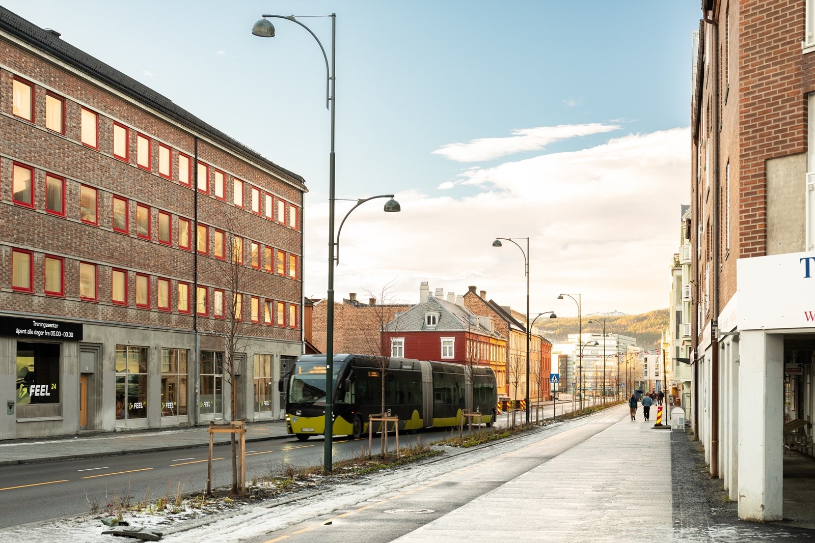 Miljøgata som tar deg til Solsiden, hvor det kun er busstrafikk. Galleribilde