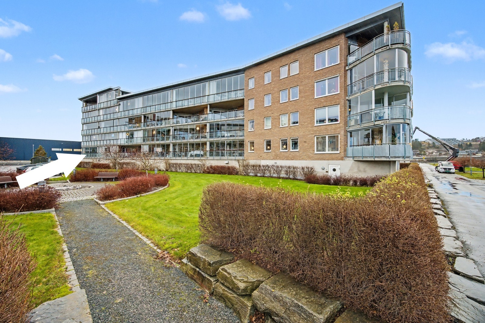 Pen og praktisk treromsleilighet i 2. etg! Flere oppgraderinger er gjort i 2021/2022 Galleribilde