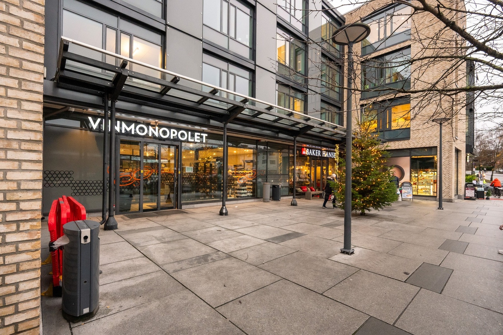 Baker Hansen og Vinmonopolet ligger også i nærområdet. Galleribilde