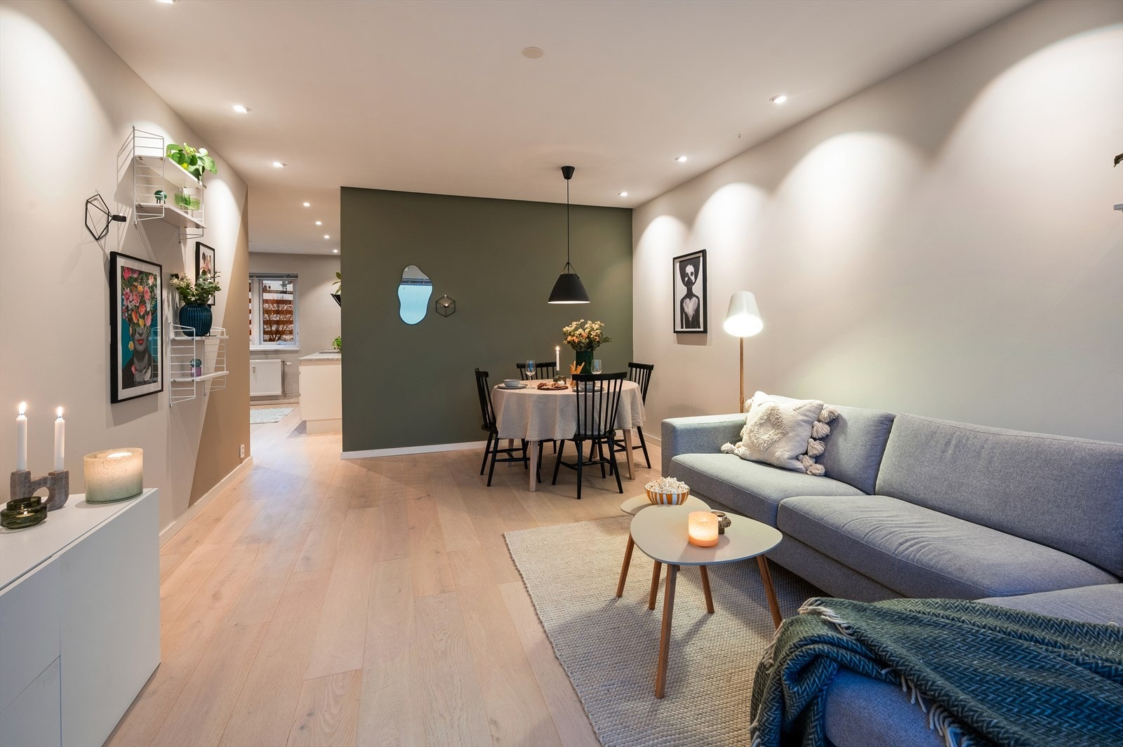 God plass til et større spisebord for hyggelig sammenkomster. Galleribilde