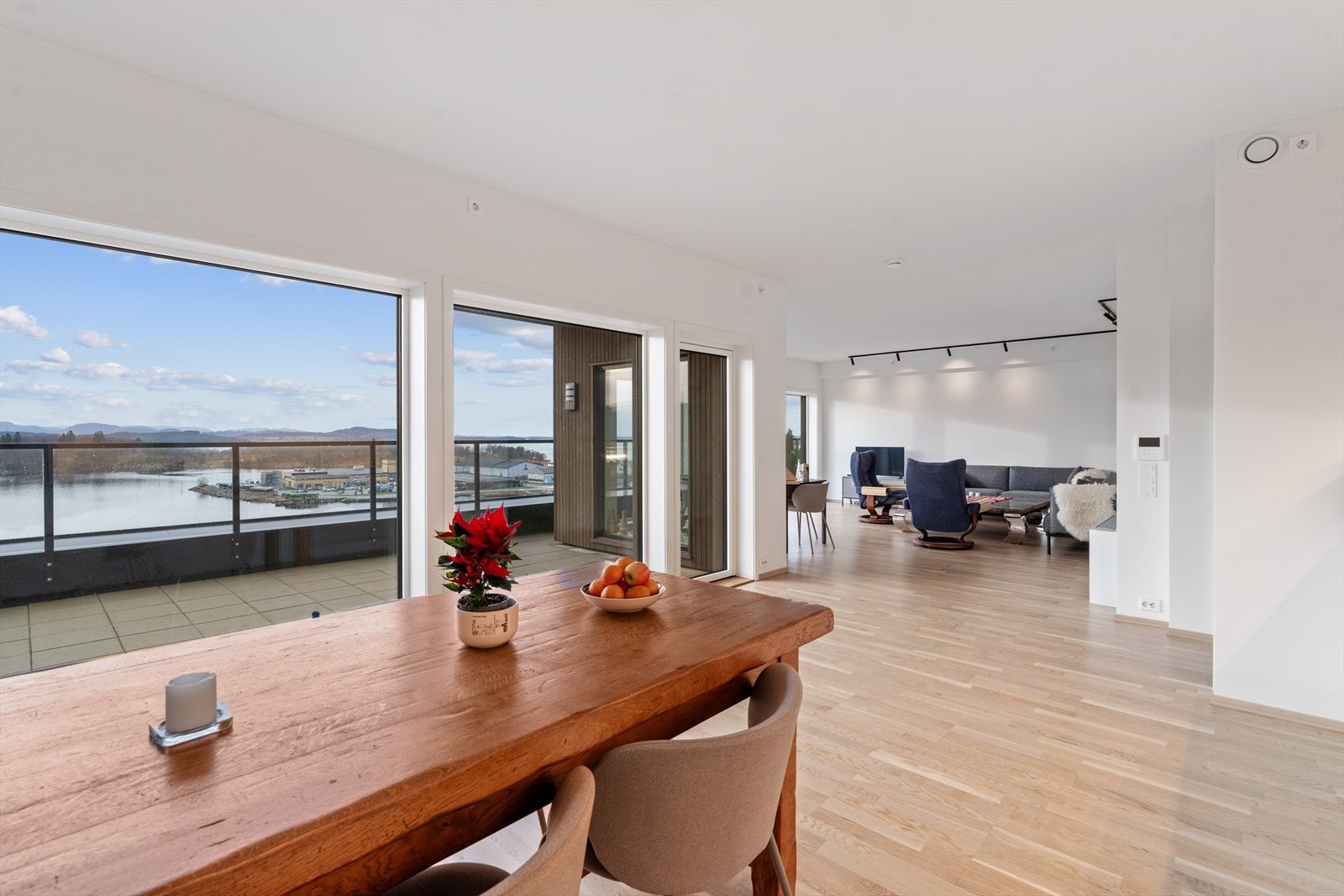 Kjøkken mot stue Galleribilde