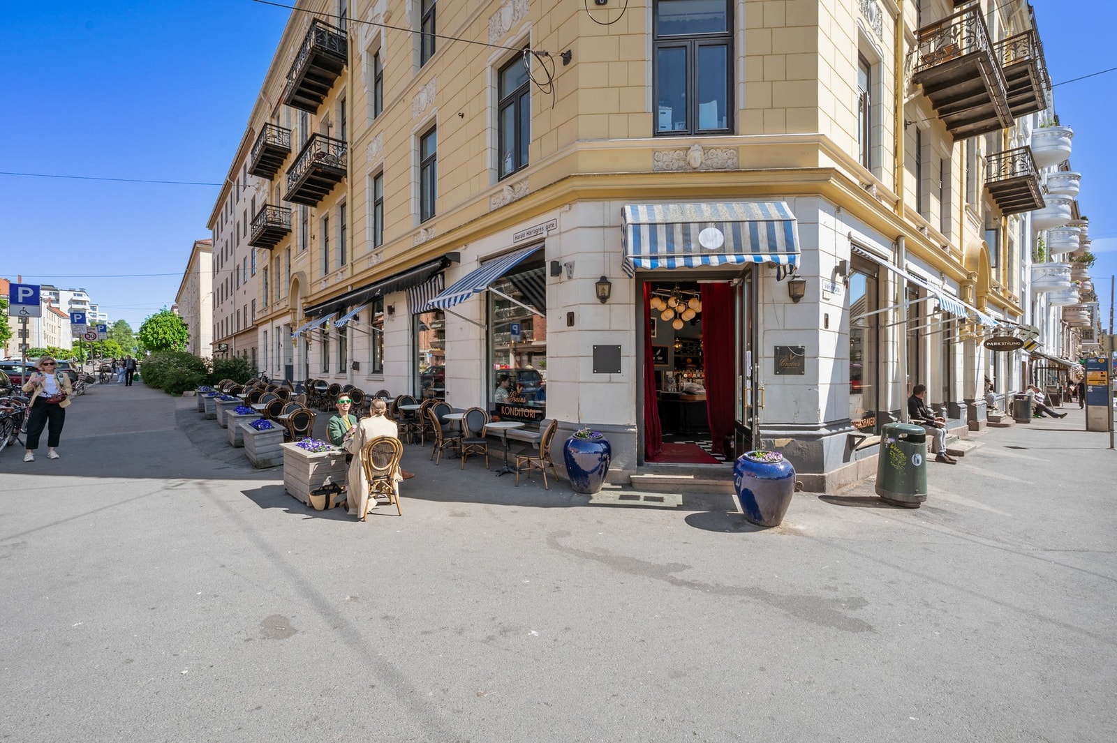 Koselig kafe ved Majorstuakrysset - som forøvrig er knutepunktet for offentlig kommunikasjon Galleribilde