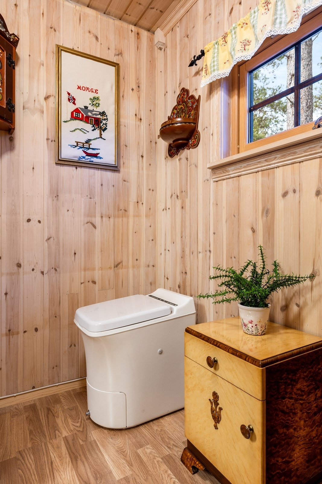 WC - Anneks Galleribilde