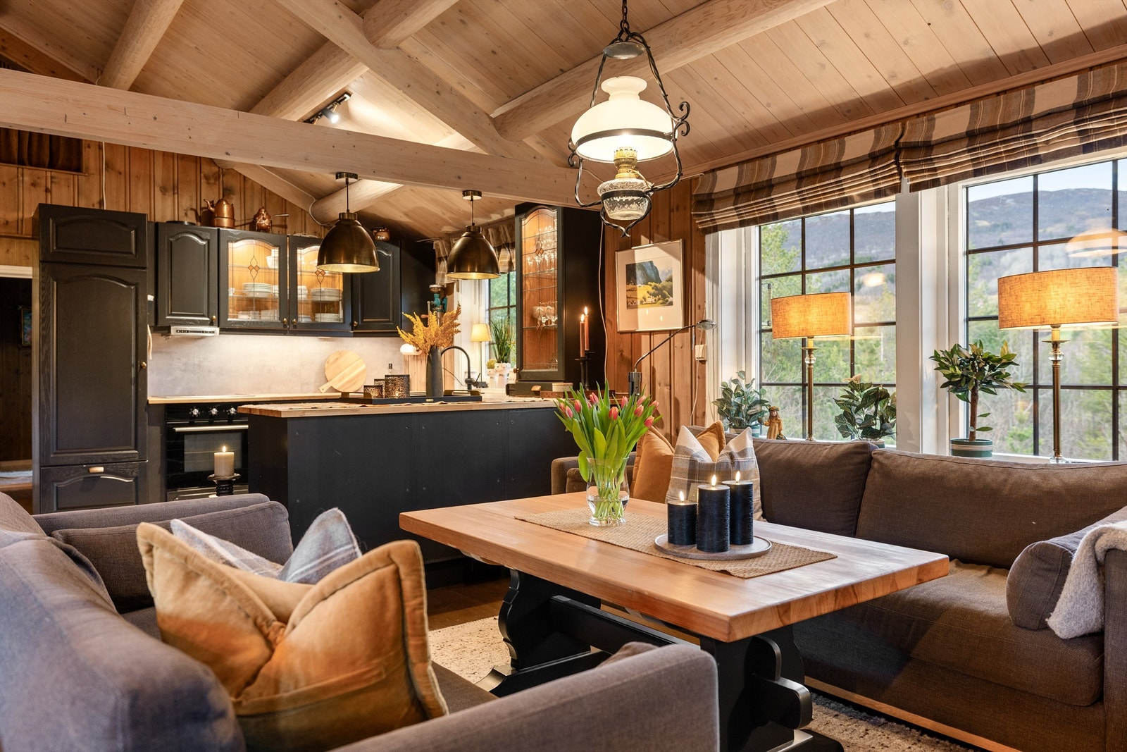 Fra stue mot kjøkken Galleribilde