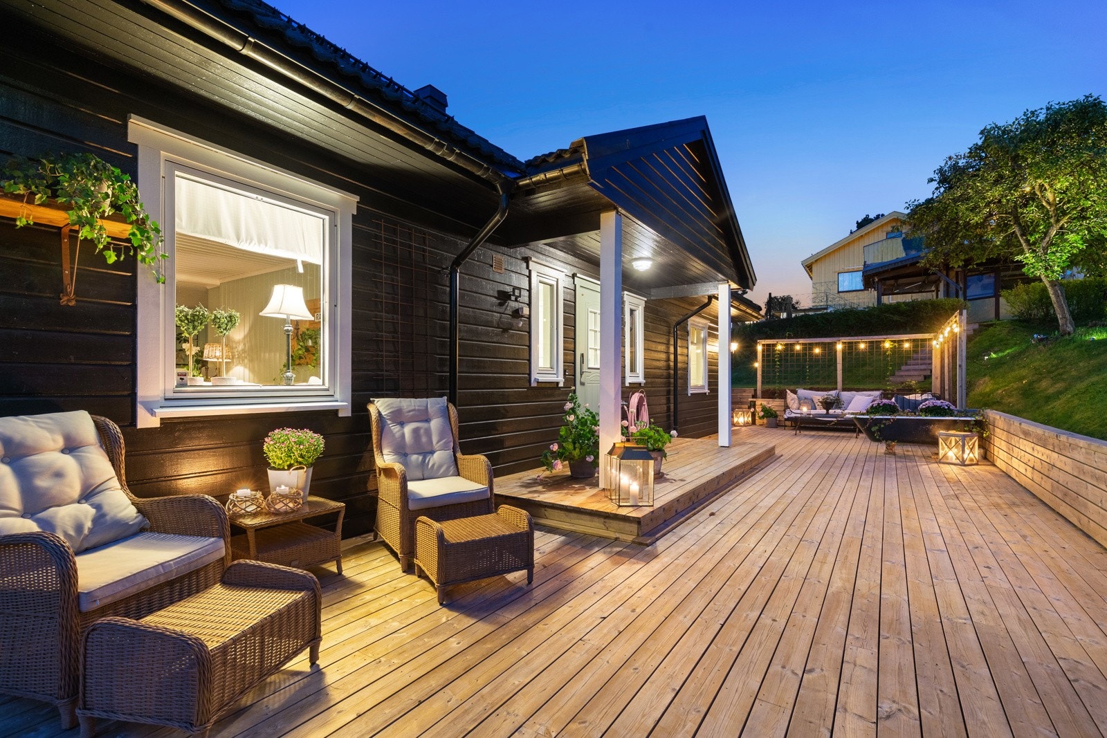 Hyggelige sitteplasser ute. Galleribilde