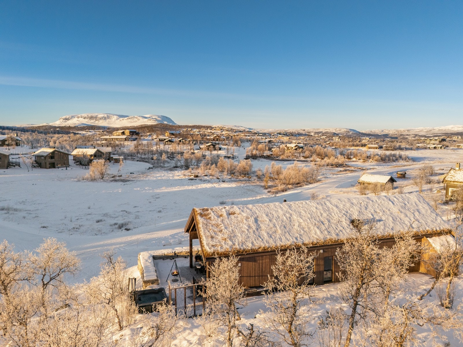Eiendomsmegler Jannike Seljevoll Herleiksplass har gleden av å ønske velkommen til Solhovda Galleribilde