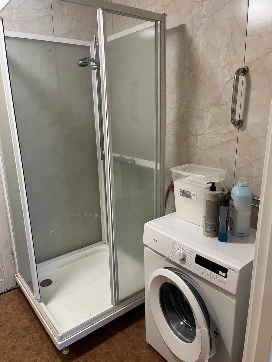 Bad nede Galleribilde