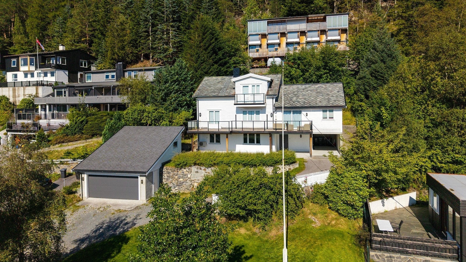 Velkommen til Bøgata 9a presentert av Krogsveen v/Eiendomsmegler/Partner Marit Stuen Aursnes Galleribilde