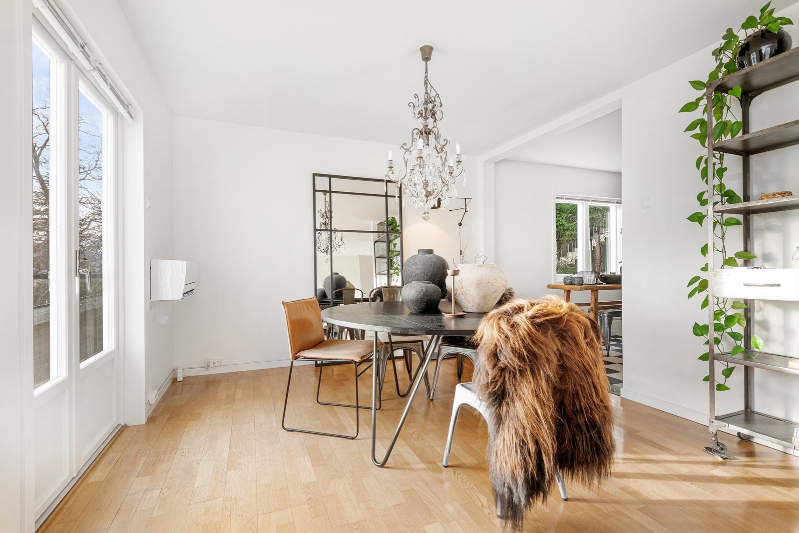 Spisestue i tilknytning til kjøkken Galleribilde