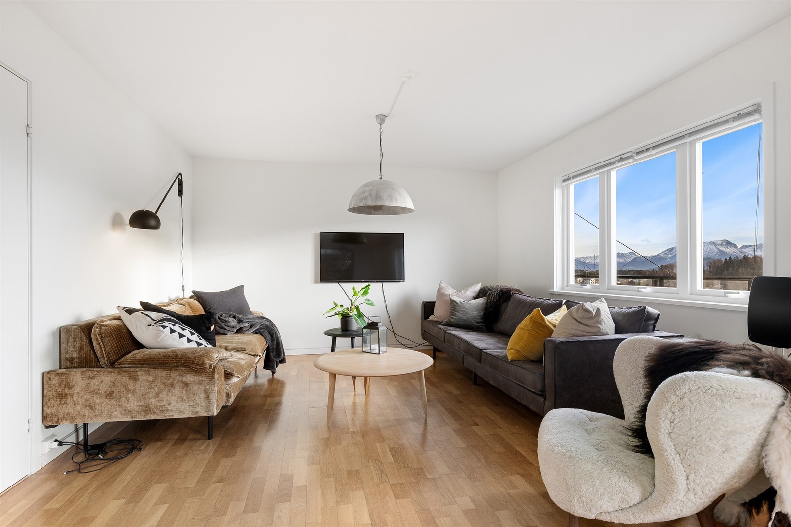 Lys og delikat stue Galleribilde