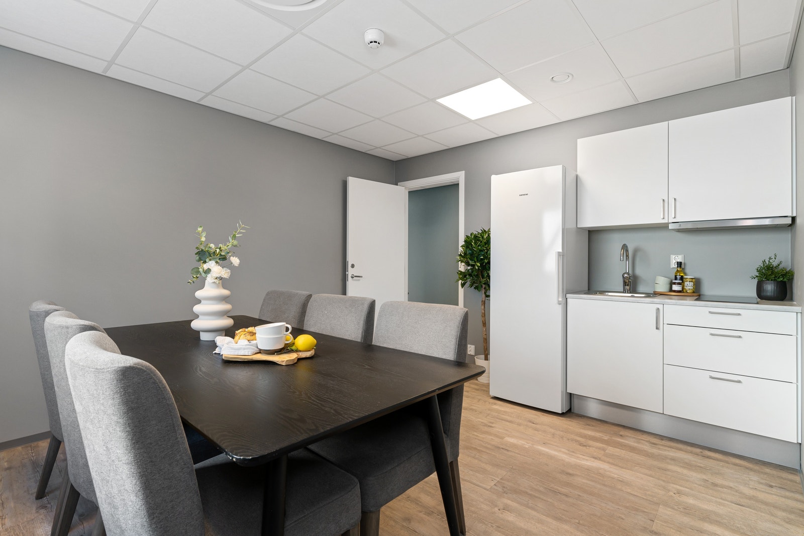 Bilde fra et tilsvarende prosjekt. Kombibygg. Galleribilde