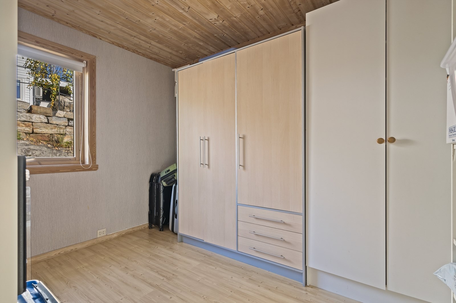 Det andre soverommet i denne etasjen. Det har de senere årene vært i bruk som garderoberom Galleribilde