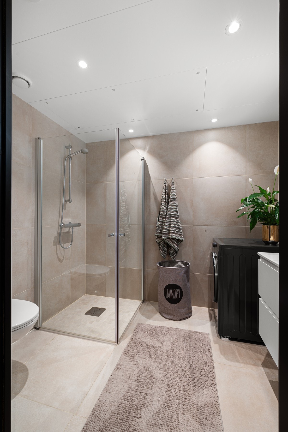 Dusjhjørne med mosaikkfliser Galleribilde