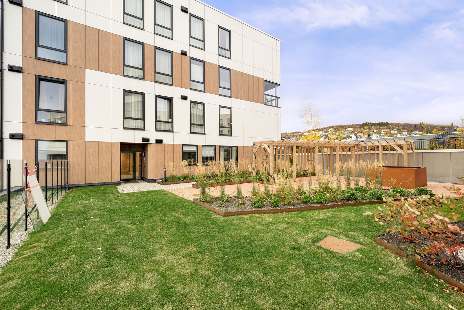 Inngangsdør fra hagen Galleribilde