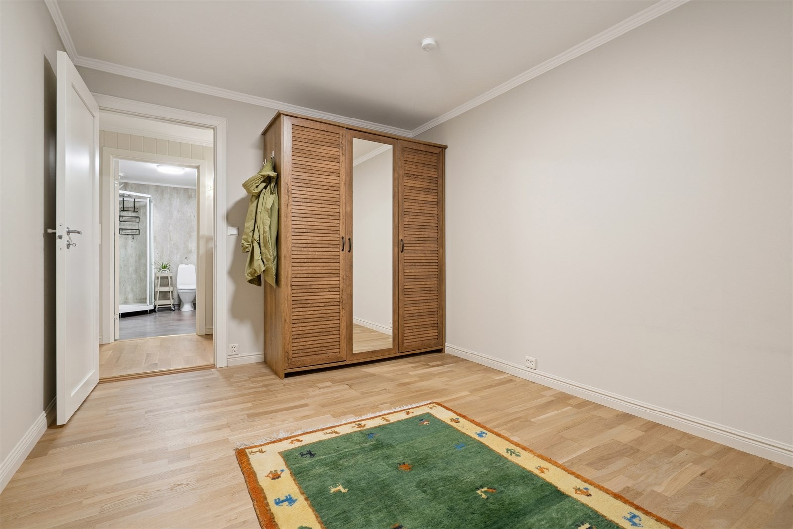 Soverom med adkomst fra entreen. Galleribilde