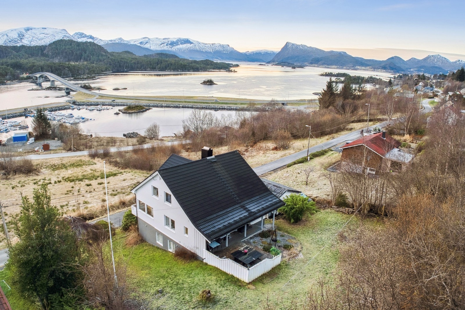 EiendomsMegler1 v/Henriette Johnsen har gleden av å presentere Havågvegen 110. Fotograf: Svein Olav Humberset v/EFKT. Galleribilde