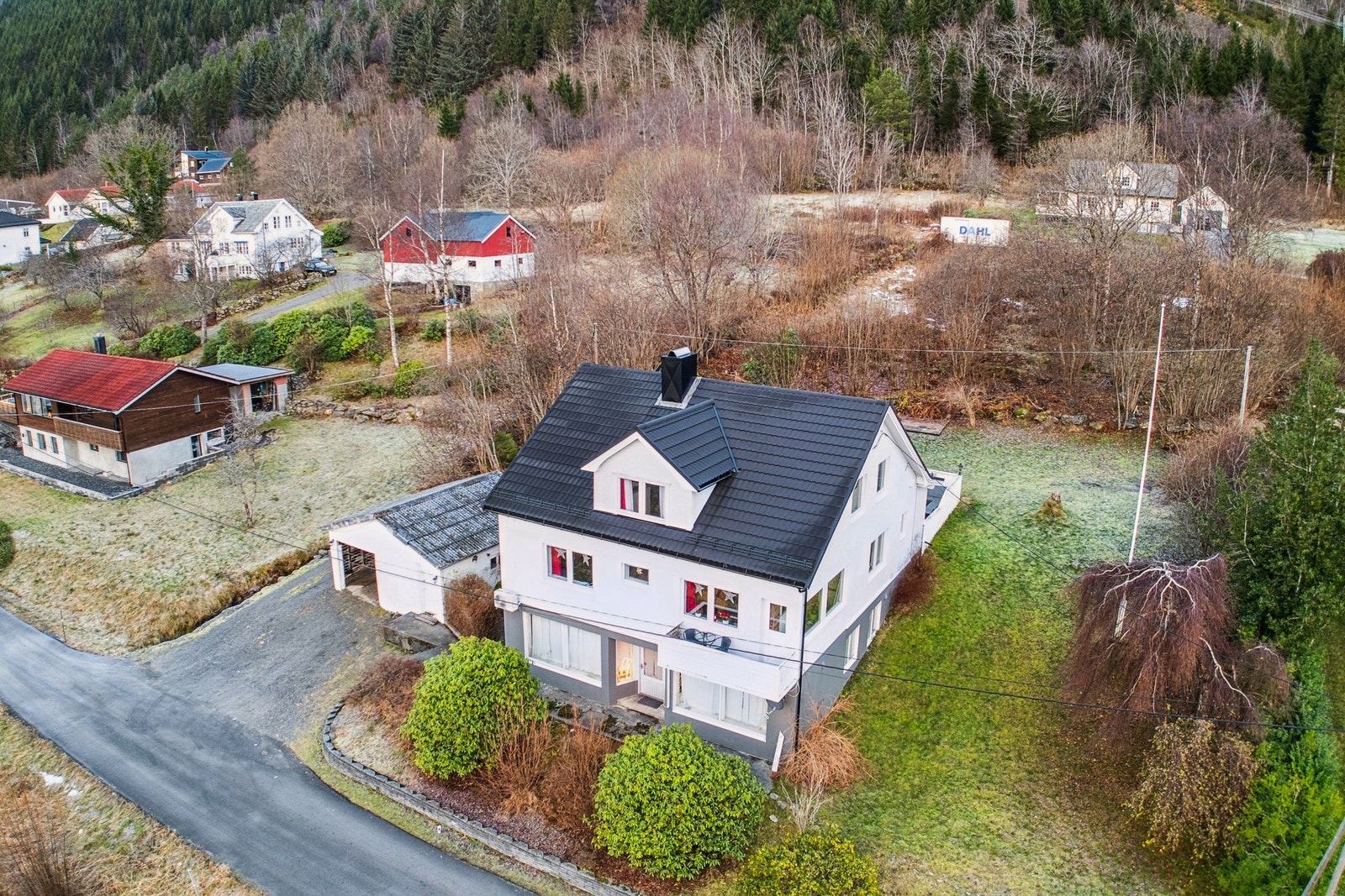 En innholdsrik enebolig over tre plan med mange muligheter! Galleribilde