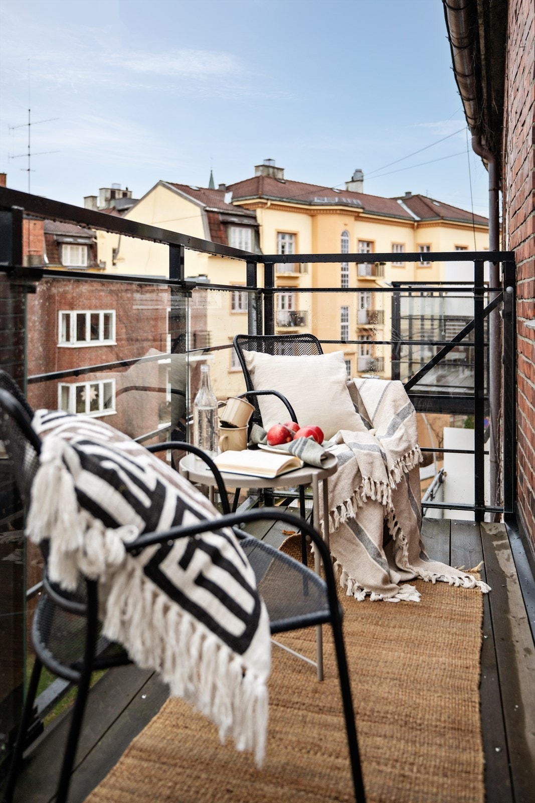 Fra soverommet er det videre adkomst til en balkong på 4 kvm. Galleribilde