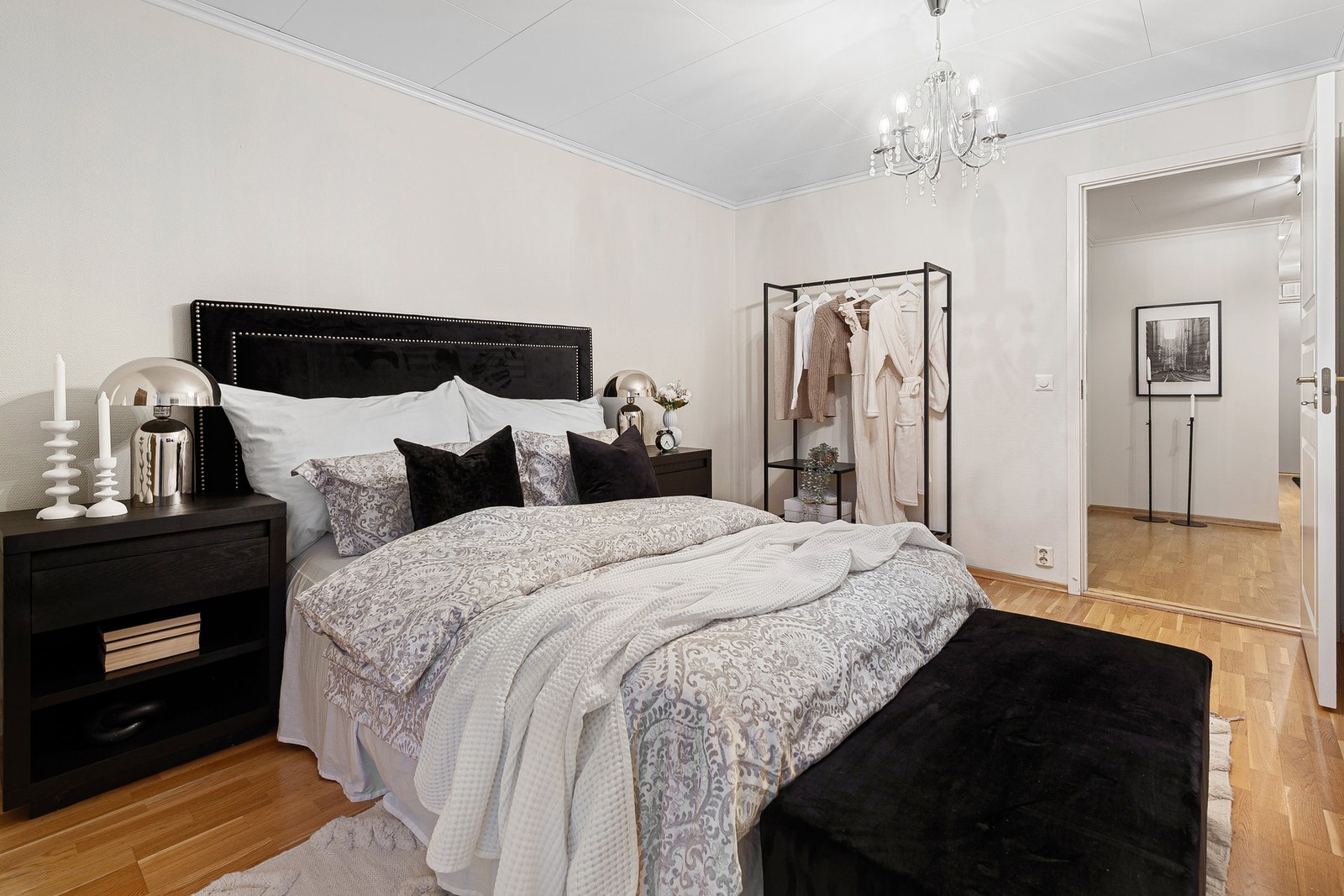 Begge soverommene er relativt like i størrelse og utforming. Galleribilde