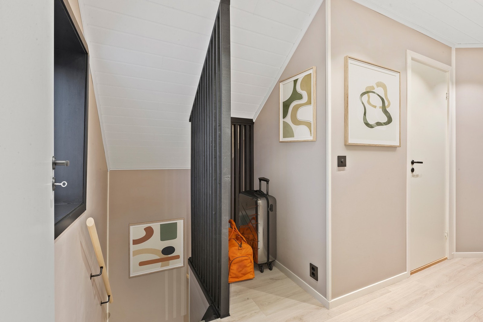 Gang loftsetasjen. Galleribilde