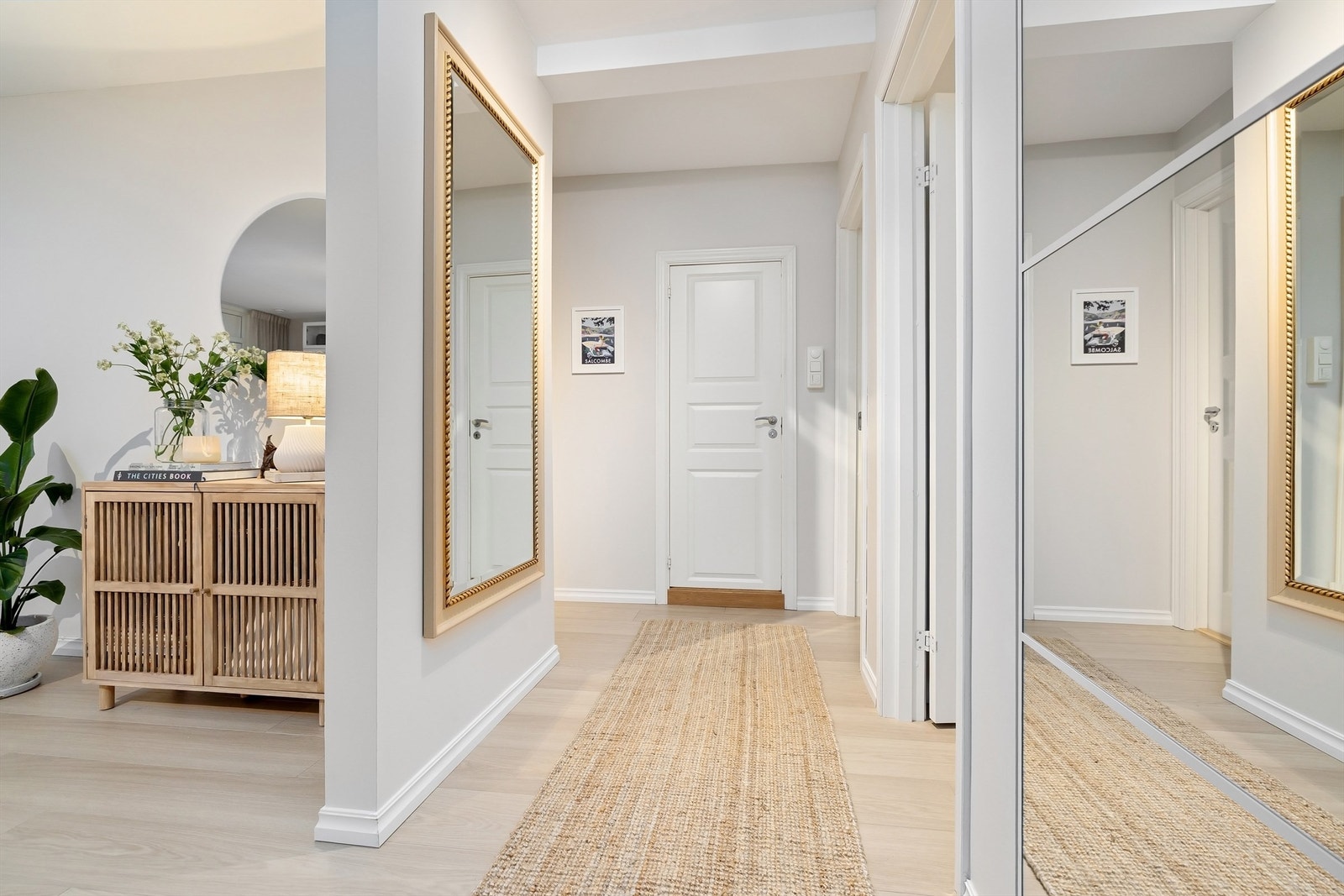 Kjeller- og loftsbod på hhv. 5 kvm og 9 kvm gulvareal Galleribilde