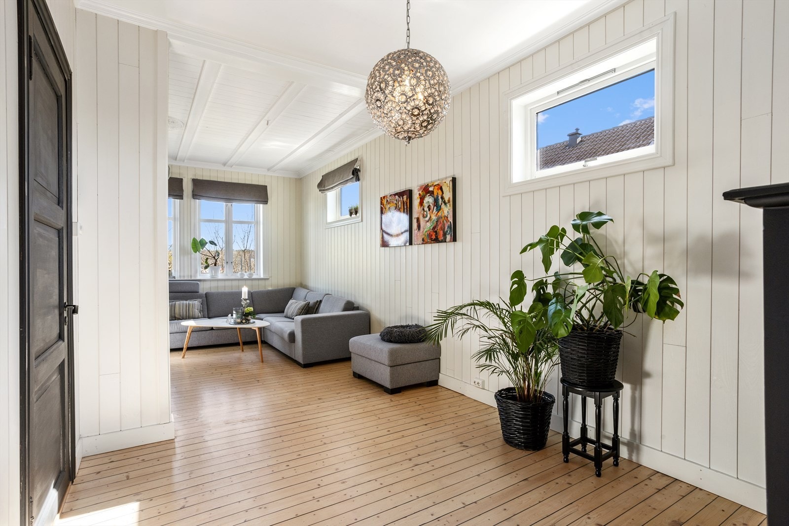 Fra gang inn mot stuen Galleribilde