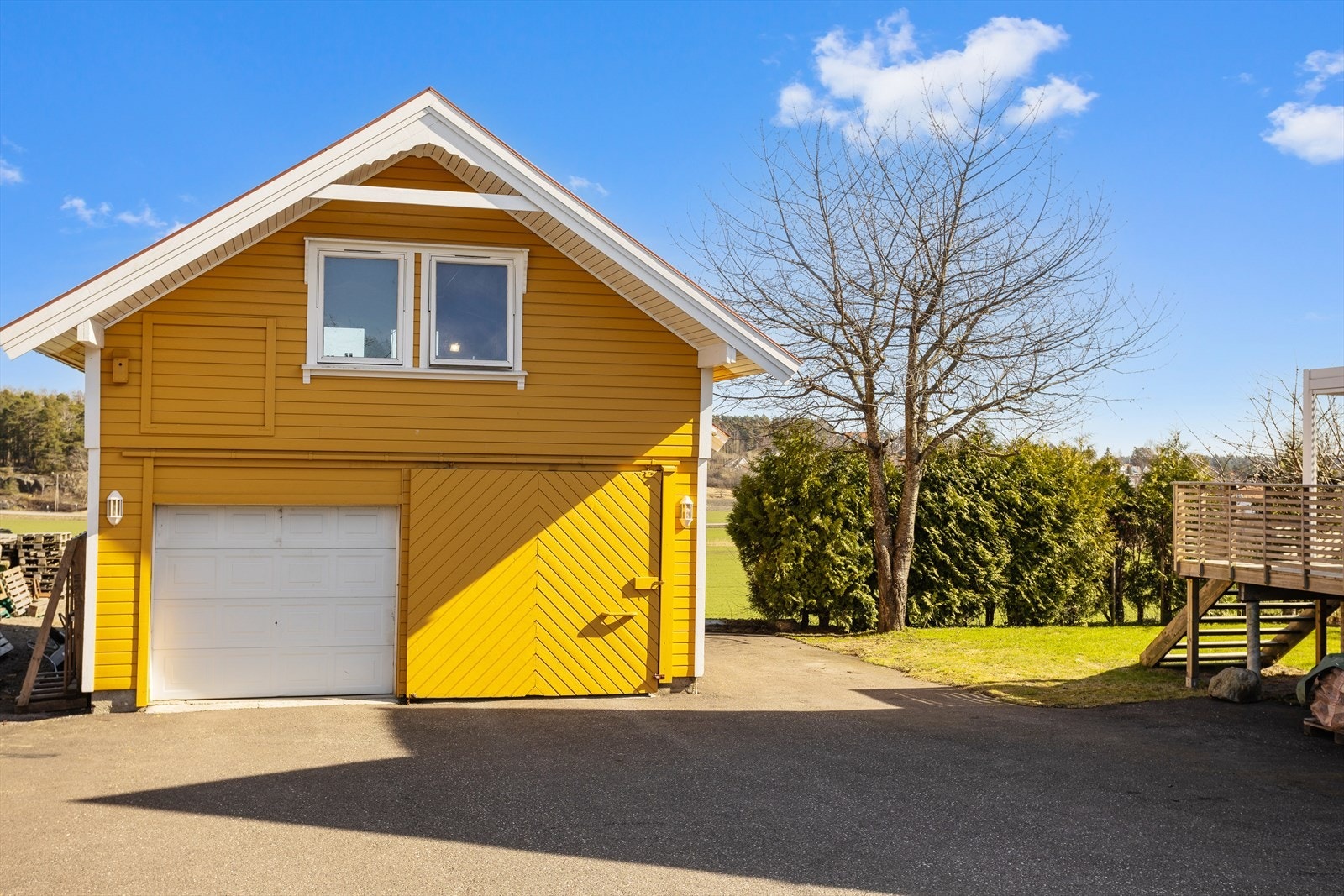 Dobbeltgarasje på ca. 45 m²(BRA-e) med loft på ca. 38 m²(BRA-e). Galleribilde