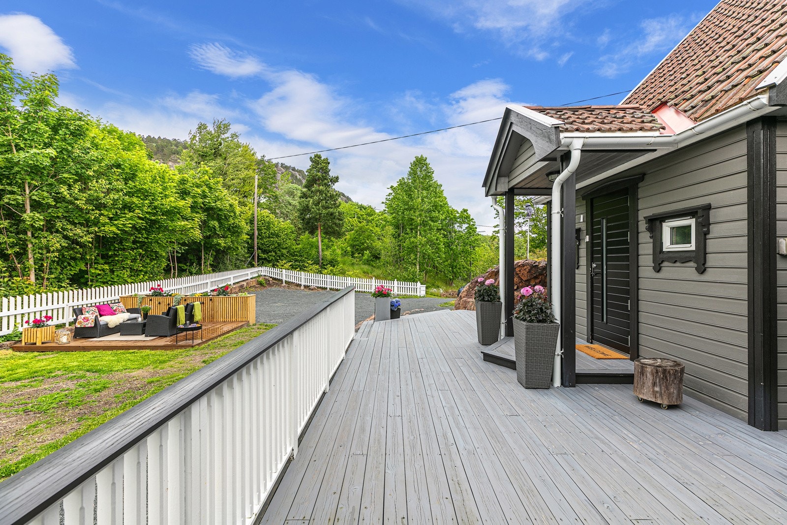 Inngangsparti. Galleribilde