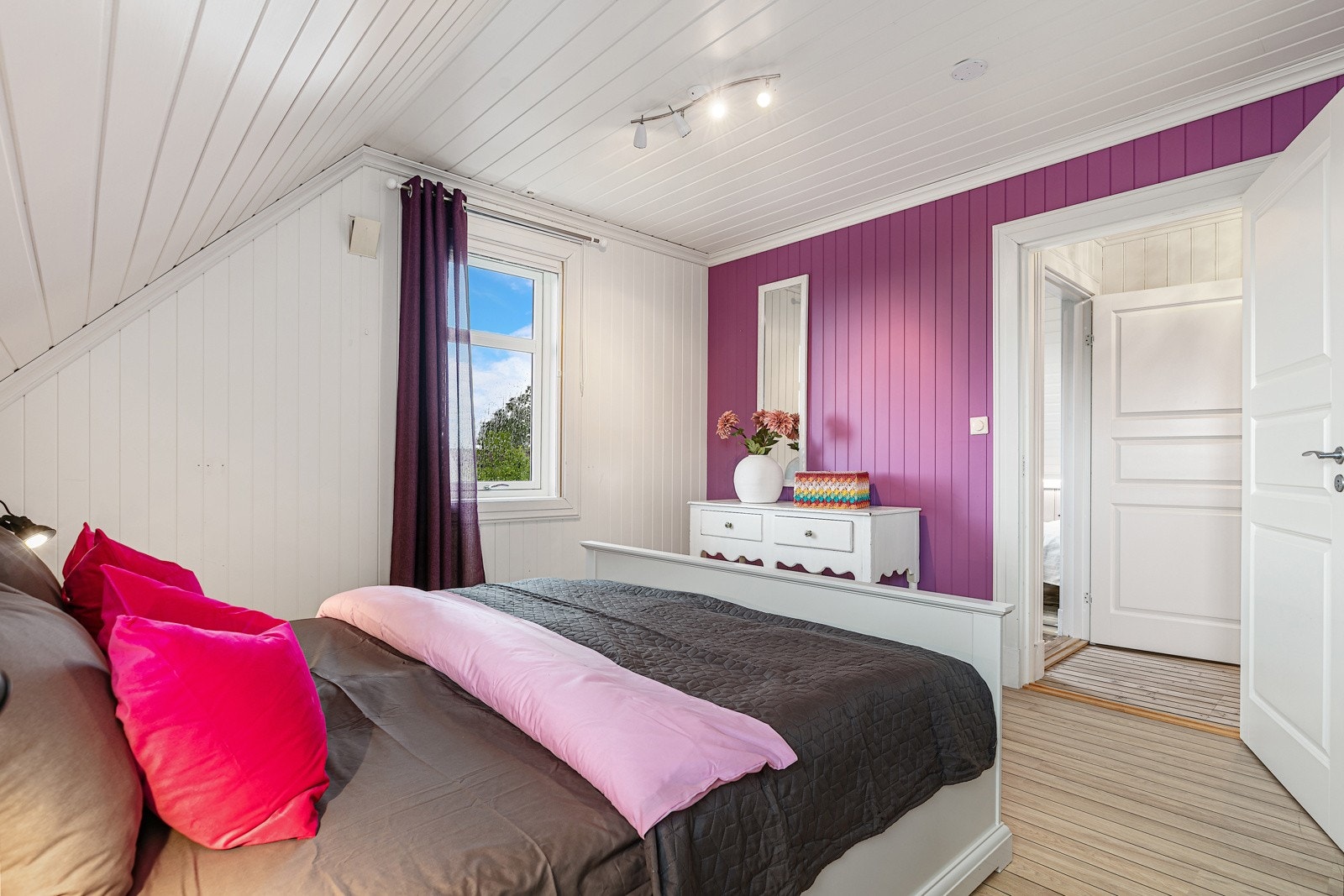 Soverom 2. Galleribilde