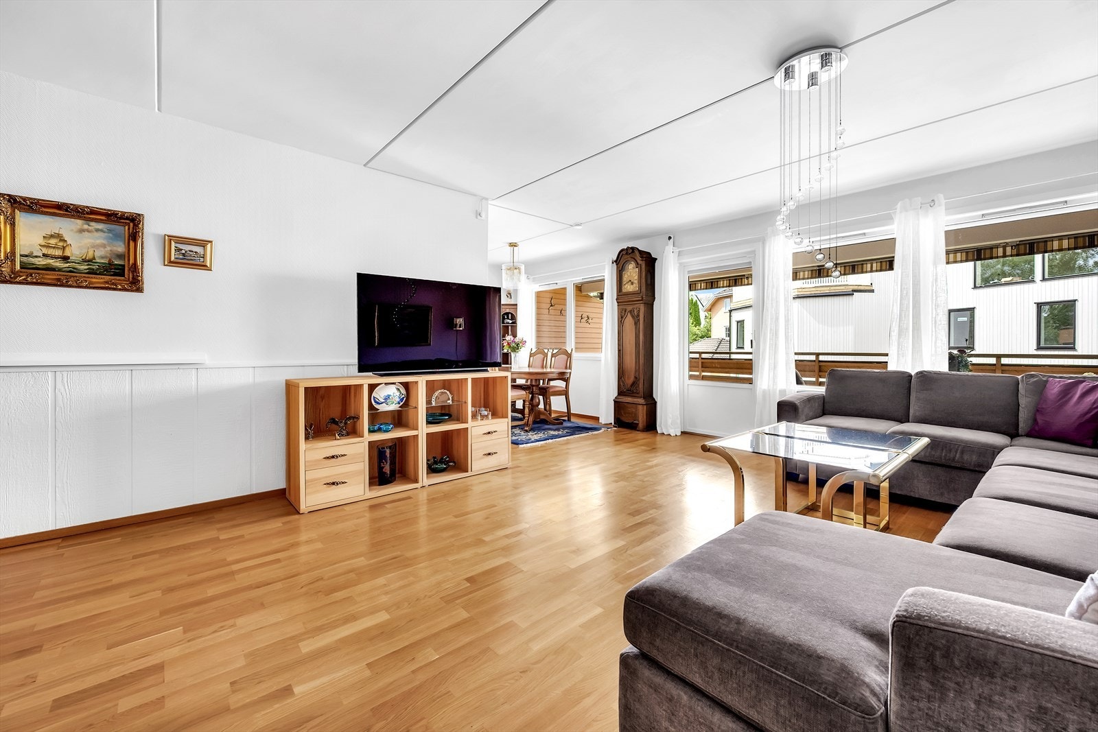 Fra stuen har man utgang til egen vestvendt balkong. Galleribilde