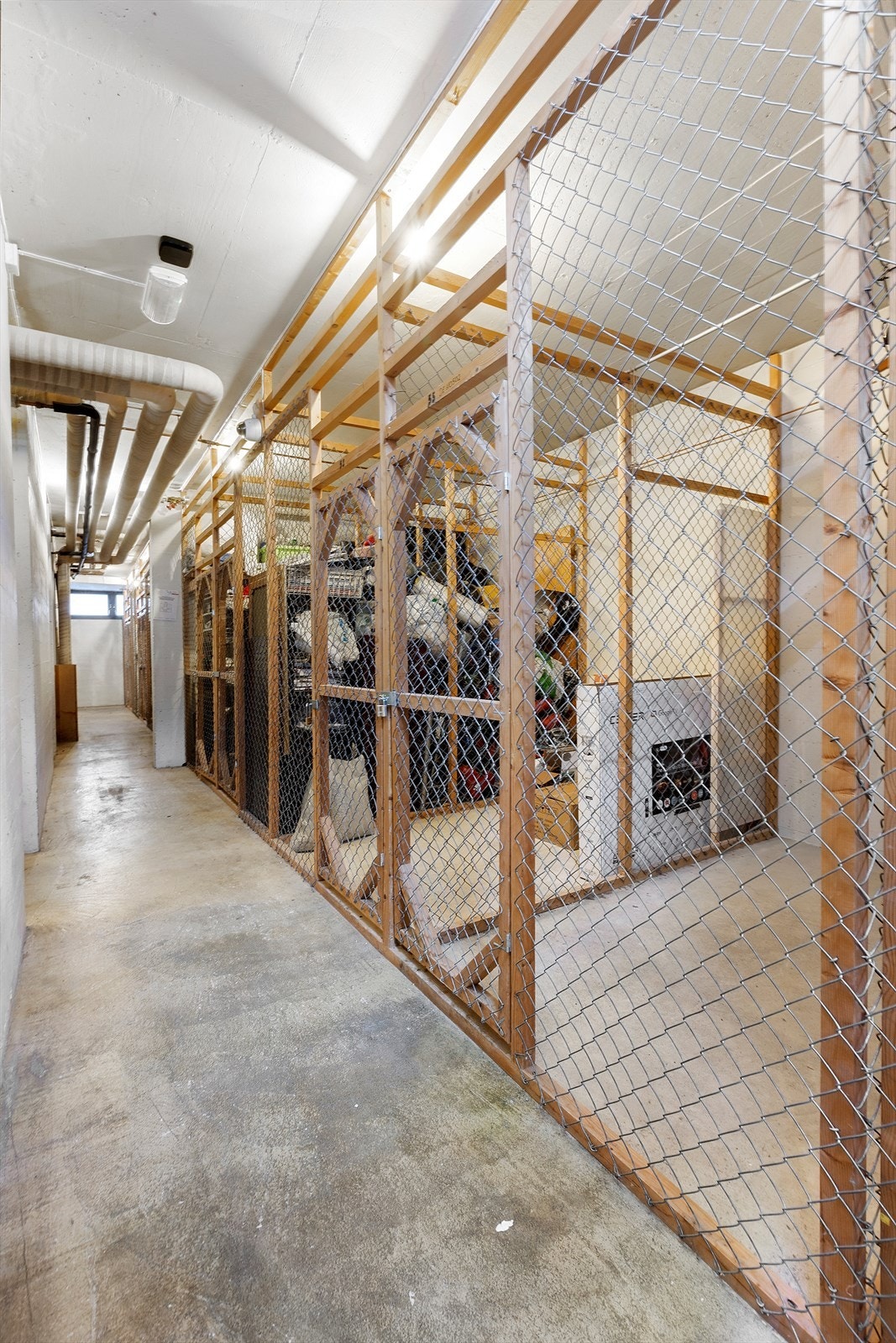 Praktisk bod i kjeller. Galleribilde