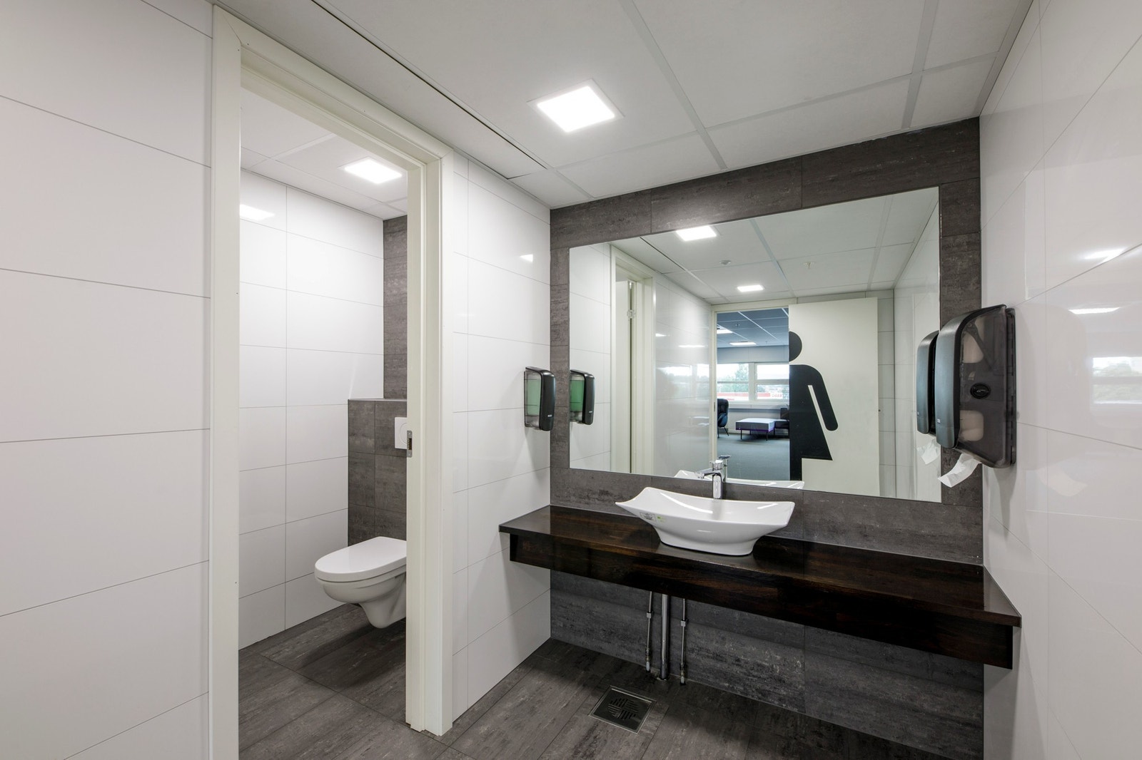 Fra lokalene i 2. etasje, 994 kvm Galleribilde