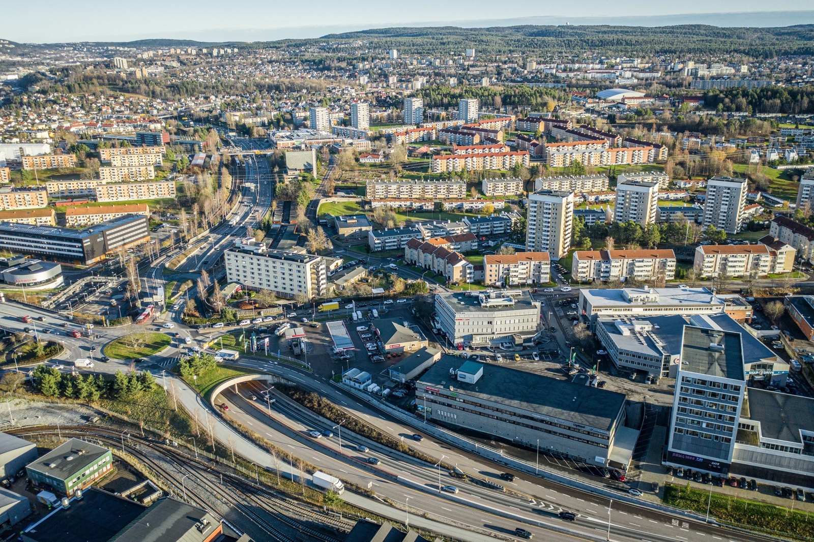 Ryensvingen 3 har en svært sentral beliggenhet på Ryen midt i krysset E6, Ring 3 og tunnelen til sentrum og E18 Galleribilde
